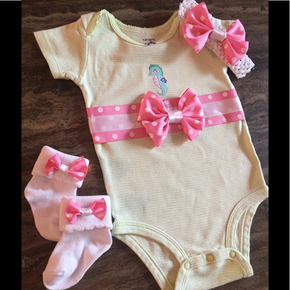 CARTER'S 3 PC HANDMADE TEE, HEAD BAND & SOCKS 12mo